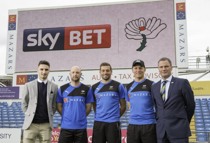 Sky Bet’s Mike Holinski with Adam Lyth, Jack Leaning, Gary Ballance and Andy Dawson of Yorkshire County Cricket Club