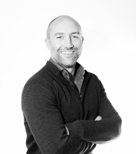 Andrew Ashenden, Perform