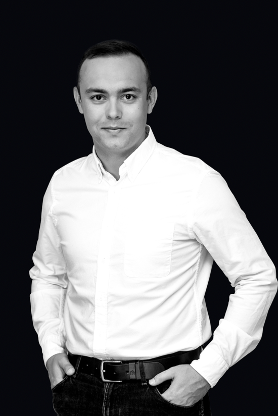 Alex Kornilov, Betegy