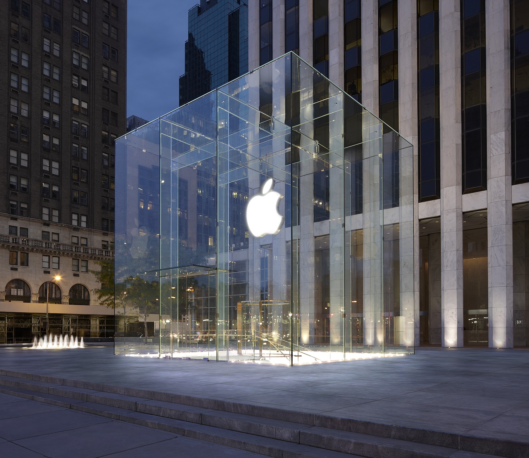 Apple Shop, New York, USA
